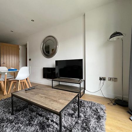 Stylish And Modern 2Br Apartment With Parking Sheffield Esterno foto